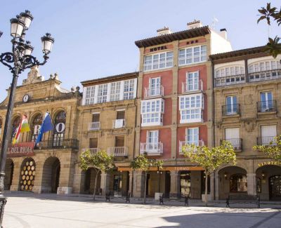 fachada hotel plaza de la paz